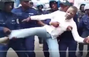 Violemment interpellé, Mike Mukebayi est jeté dans un cachot du casier judiciaire