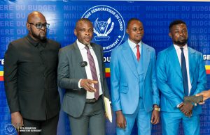 Muzito promet de résoudre la question des primes complémentaires au ministère des Affaires étrangères