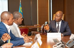 Engagements sociaux : sous l’impulsion de la PM Judith Suminwa, Adolphe Muzito à la manœuvre pour préserver la paix sociale